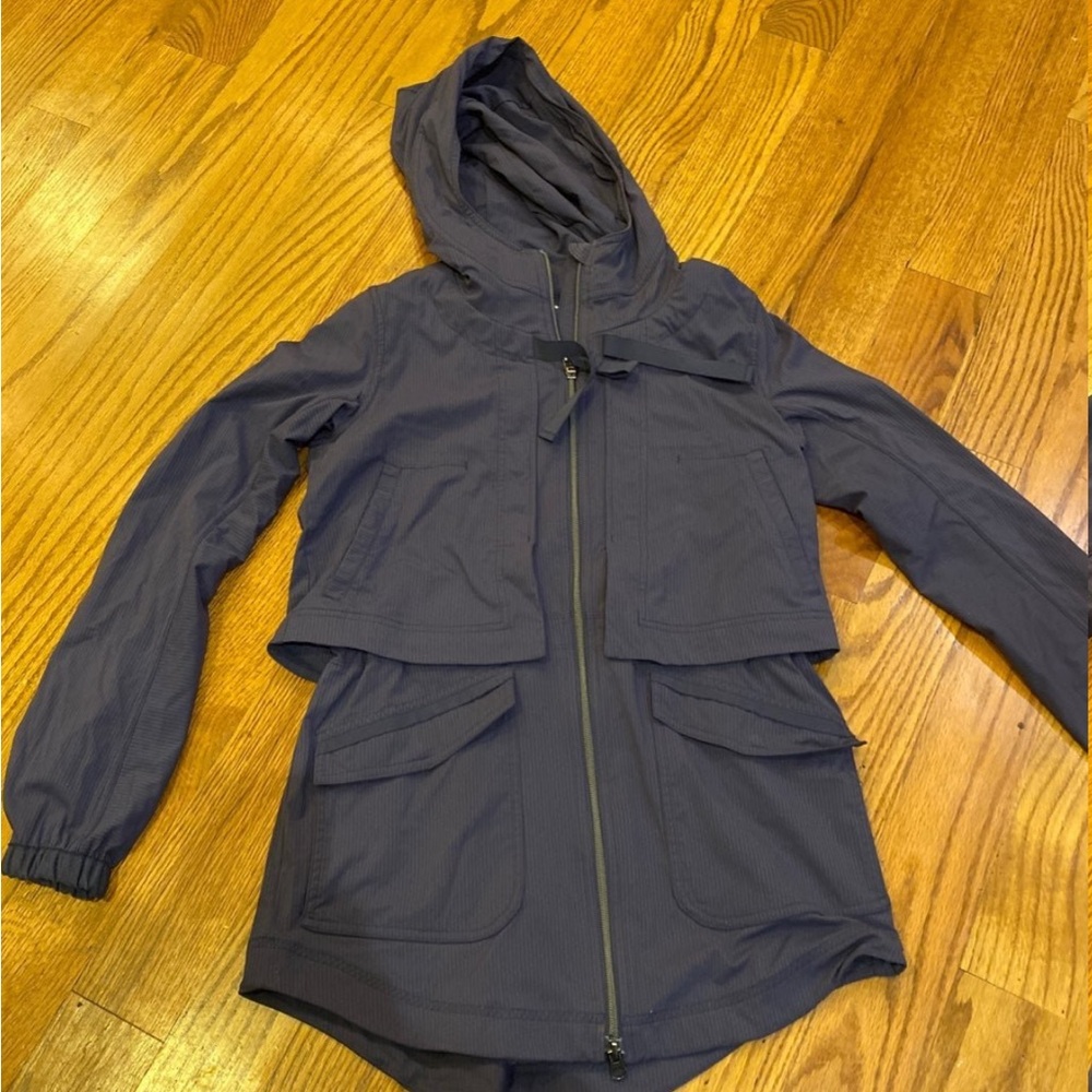 Lululemon lightweight jacket - size 4